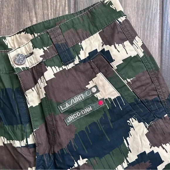 JNCO Men’s Camo Print L.A. Unit Skull Embossed Cargo Pants Sz 30 - Picture 4 of 13